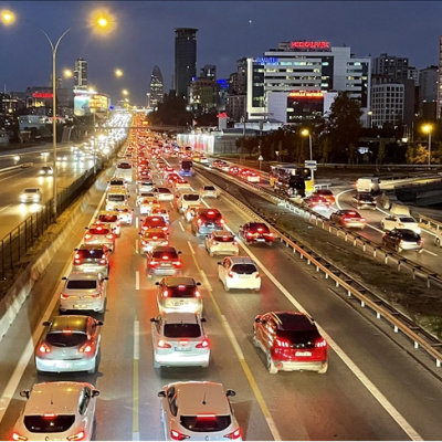 İstanbul'da trafik yüzde 76'yı buldu