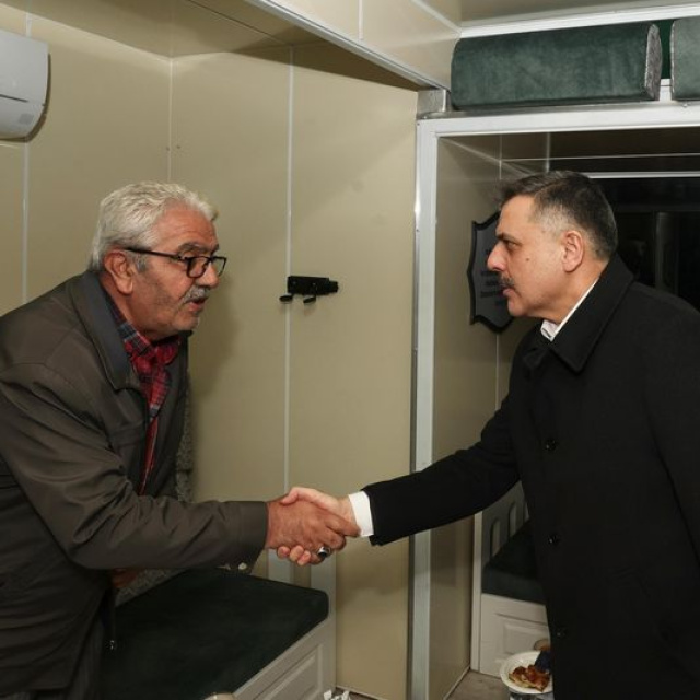 Bakan Çiftçi, şehit Uzman Çavuş Akarsel'in ailesini ziyaret etti