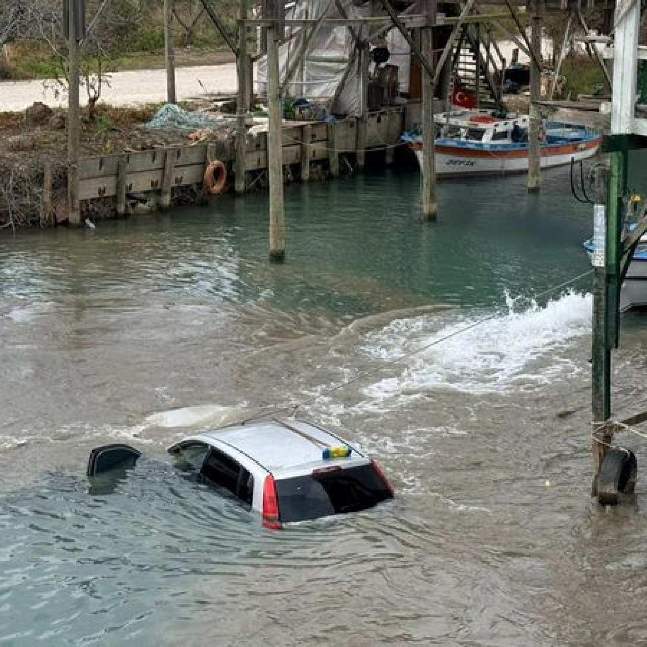 Irmakta can pazarı! Son anda...