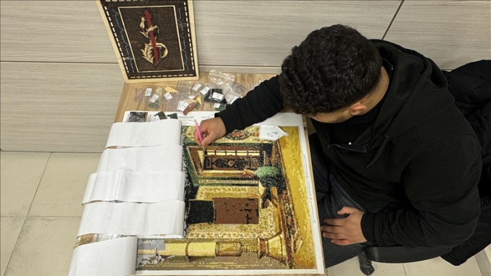 Suça yönelmesinler diye çocuklar sanatla buluşturuluyor