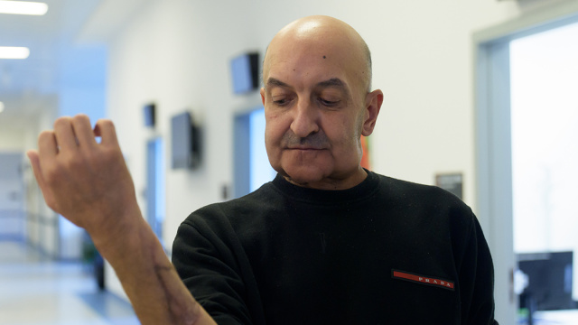 Vücudundan alınan dokuyla dil ve ağız tabanı yapılan hasta yeniden konuşmaya başladı