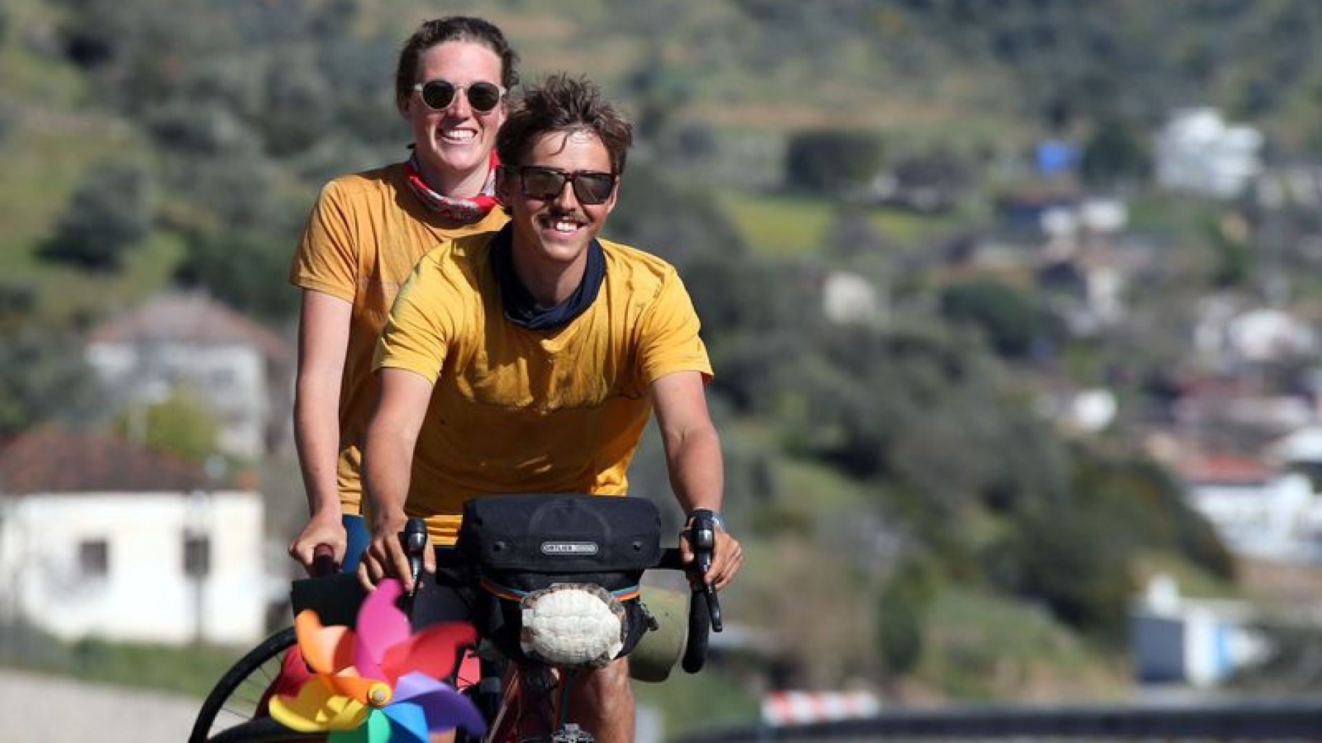 İsviçre'den bisikletle tura çıkan gençler Türk misafirperverliğine hayran kaldı