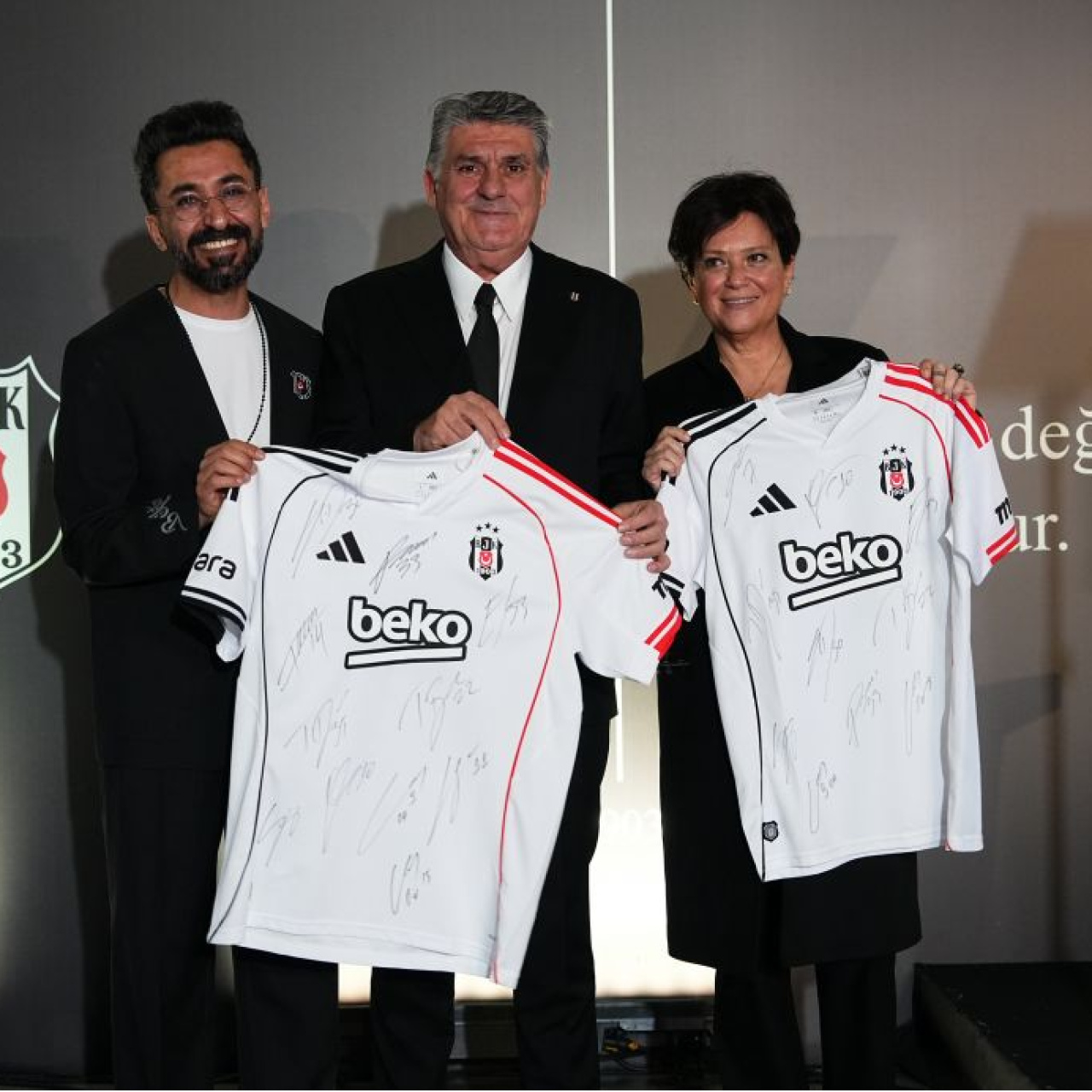 Tüpraş Stadı'nda sergi alanı açıldı!