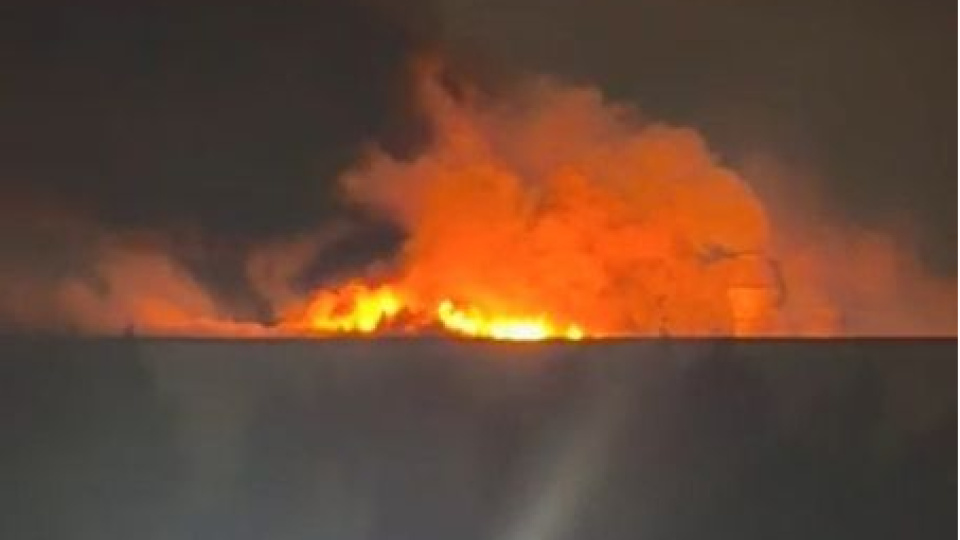 Kocaeli'de raf imalatı yapılan fabrikada yangın