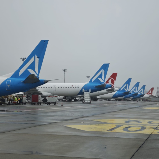 İstanbul'da uçuşlara yağmur engeli