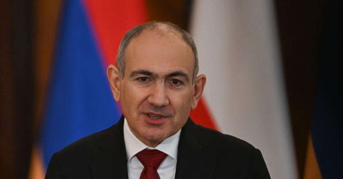 Ermenistan Başbakanı Kilisede Saldıraşı Durdurdu