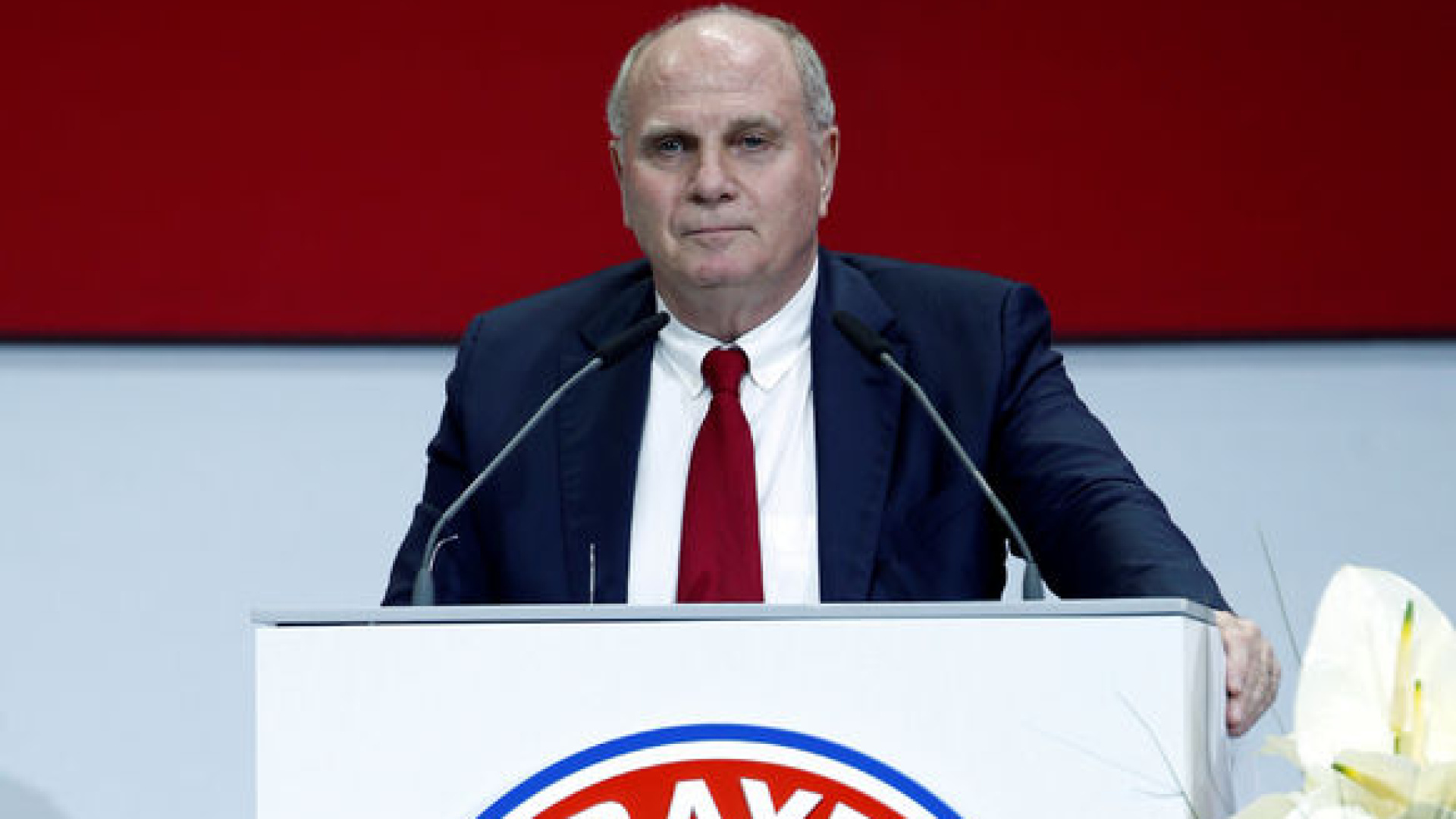 Uli Hoeness'ten Harry Kane Yorumu: 'Isak 150 Milyon Euroysa, Kane 250 Milyon Euro Eder!'