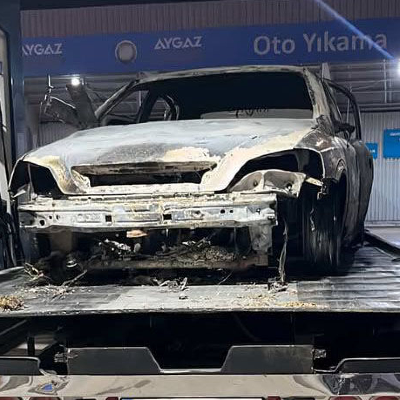 Yanan araçtan insan kemikleri çıktı!