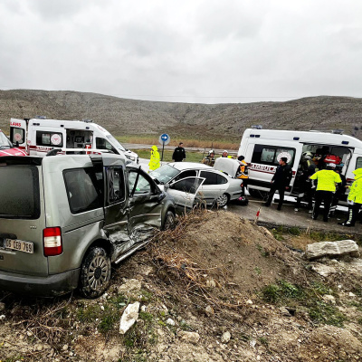 Feci kazada 1 kişi öldü, 4 kişi yaralandı