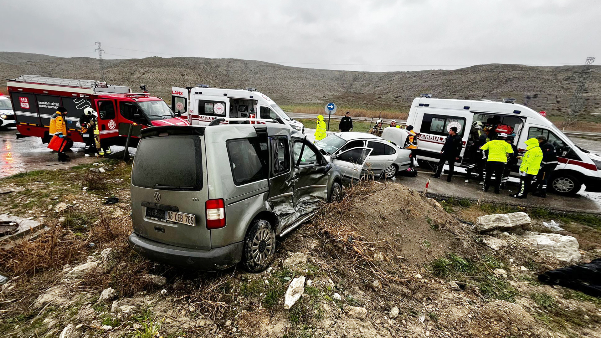 Ankara'da trafik kazası: 1 kişi öldü, 4 kişi yaralandı | Son dakika haberleri