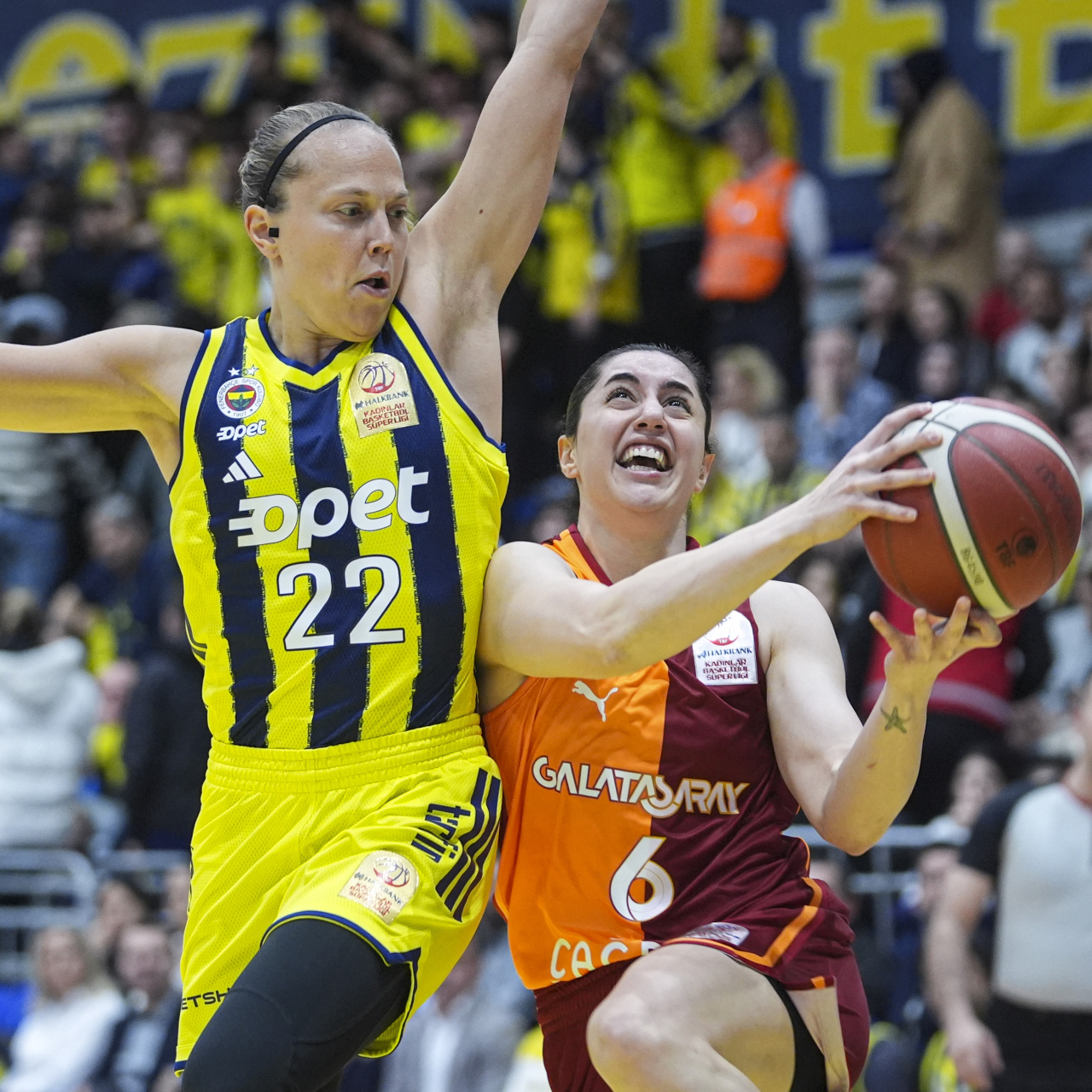 Fenerbahçe Opet'ten derbide büyük fark!