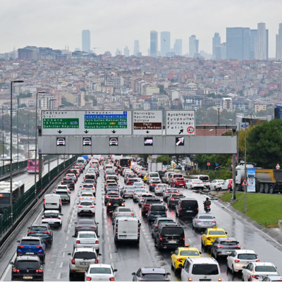 İstanbul'da pazartesi ve yağmur trafiği!