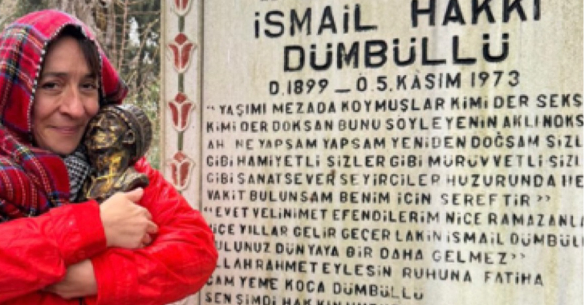 Binnur Kaya, 'İsmail Dümbüllü' ödülüyle sanatçının kabrini ziyaret ediyor