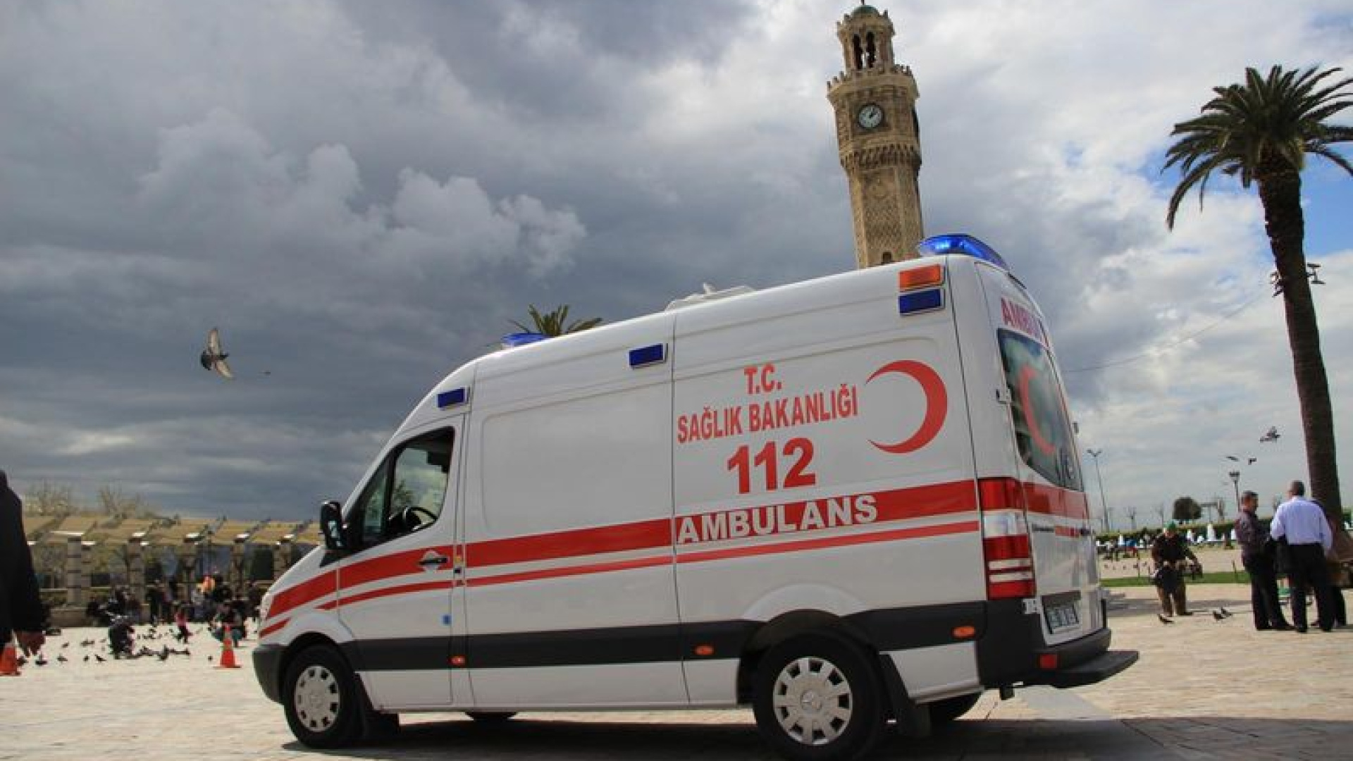 İzmir'de Kayalıklar Arasında Kordon Bağı Kesilmemiş Bebek Cesedi Bulundu