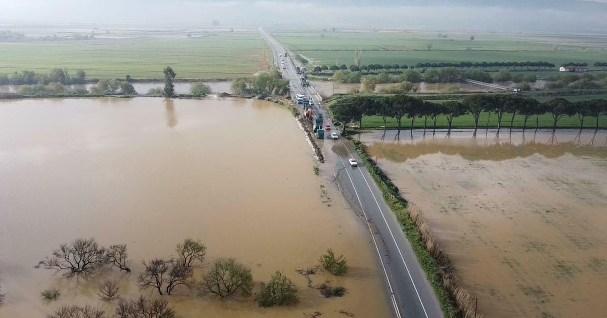Menderes Nehri Taştı, Tarım Arazileri Su Altında