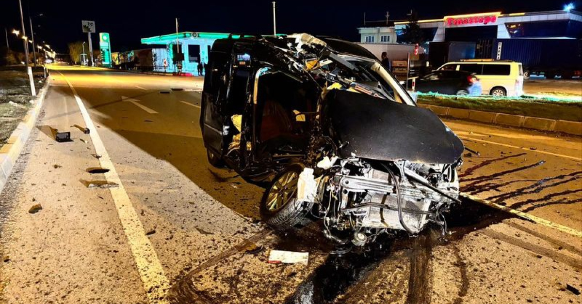 Afyon'da TIR vehafif araç çarpışıp 1 ölü, 1 yaralı
