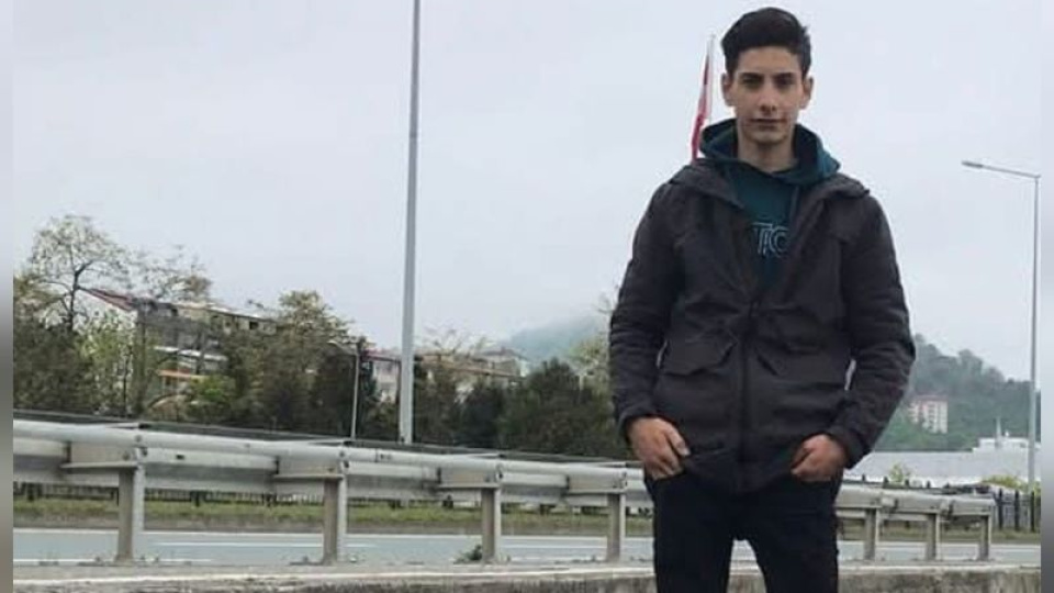 Motosiklet tutkunu genç can verdi