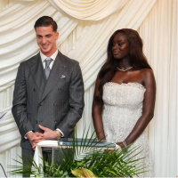 Milli futbolcu evlendi