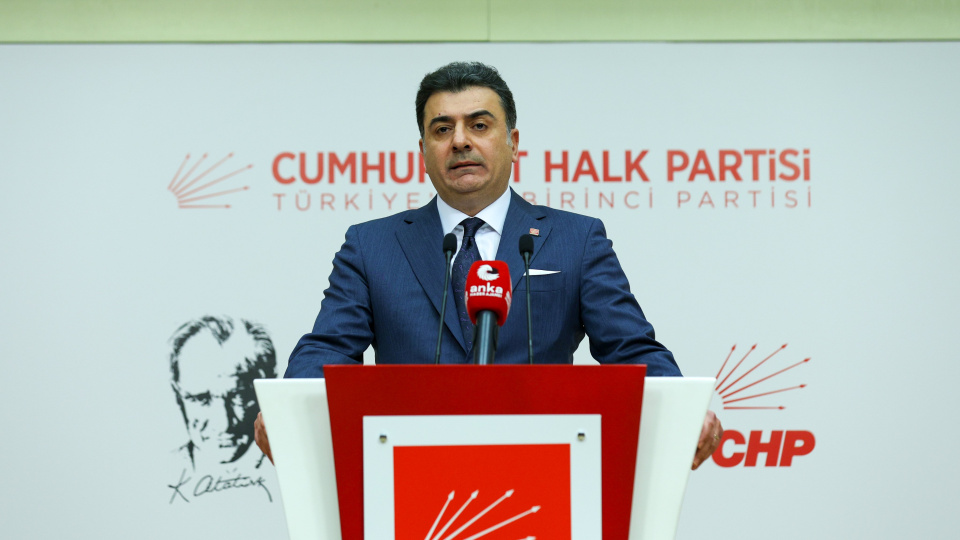 CHP: Özkan Yalım'ın üyeliğini askıya aldık