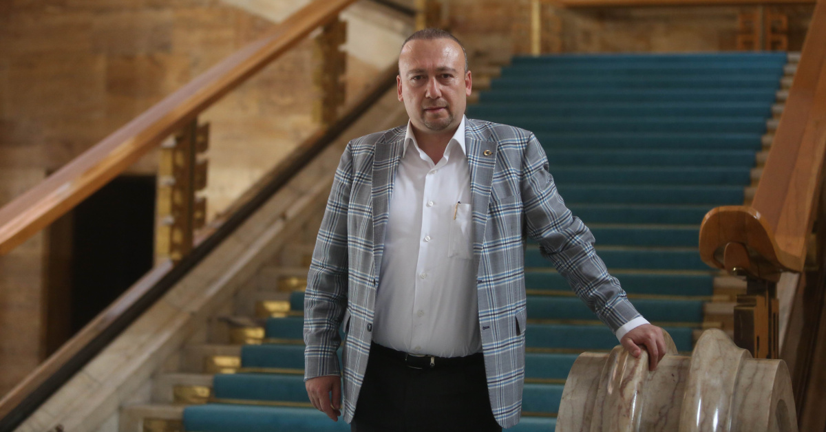 Uşak Belediye Başkanı ve 8 kişi tutuklandı