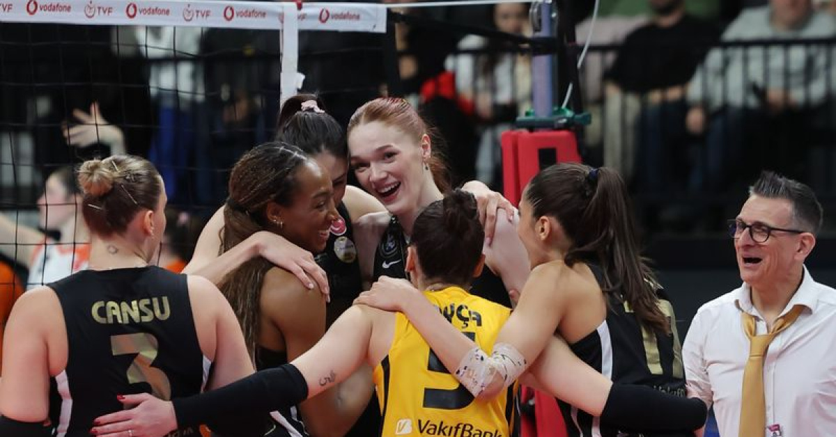 VakıfBank Eczacıbaşı Dynavit'yi 3-0 yenerek play-off öne geçti