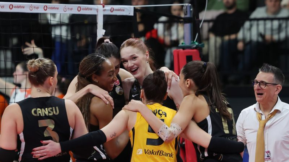 VakıfBank, seride 1-0 öne geçti!