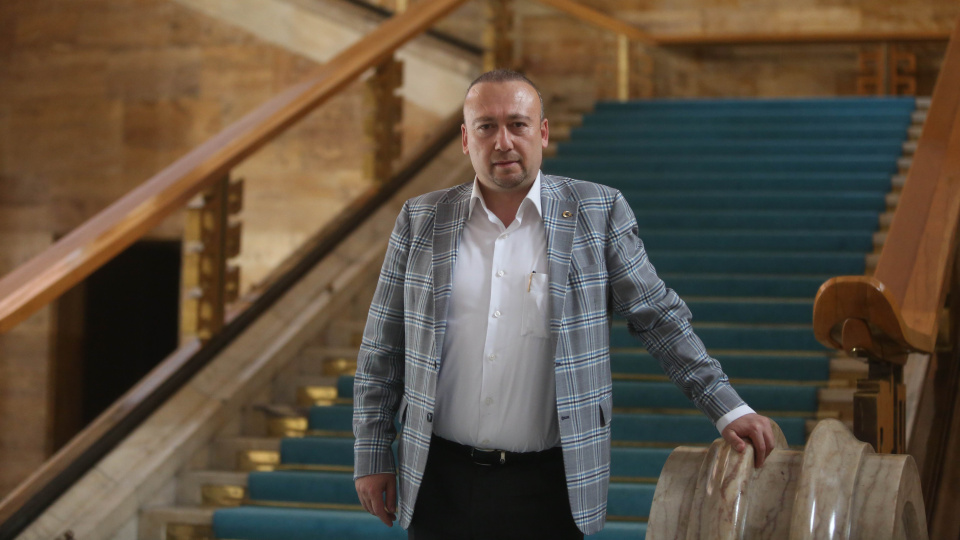 Uşak Belediye Başkanı Yalım ve 8 kişi tutuklandı