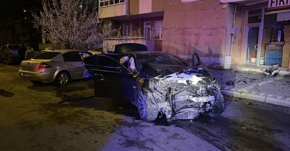 Kayseri'de İki Otomobil Çarpışması - 1 Yaralı Ağır