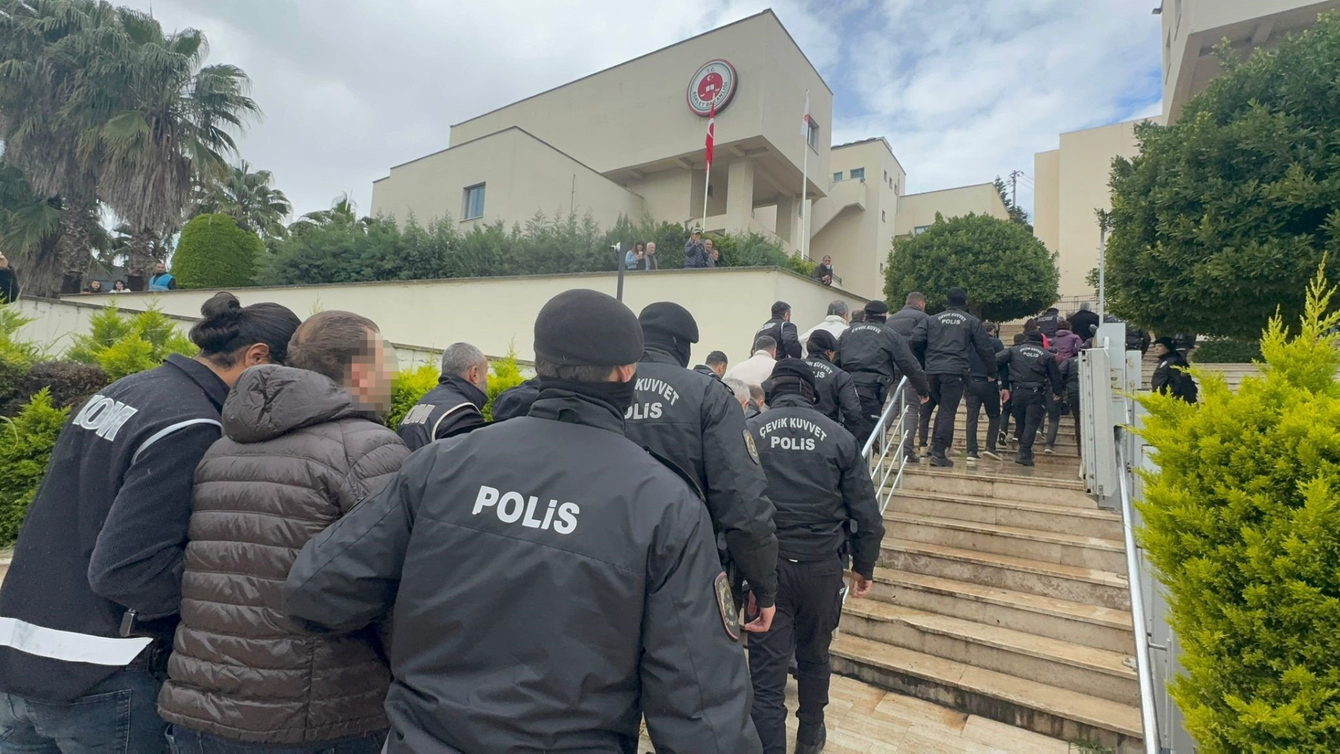 Marmaris'te Rüşvet Operasyonu: Belediye Başkan Yardımcısı ve Üst Düzey İsimler Tutuklandı