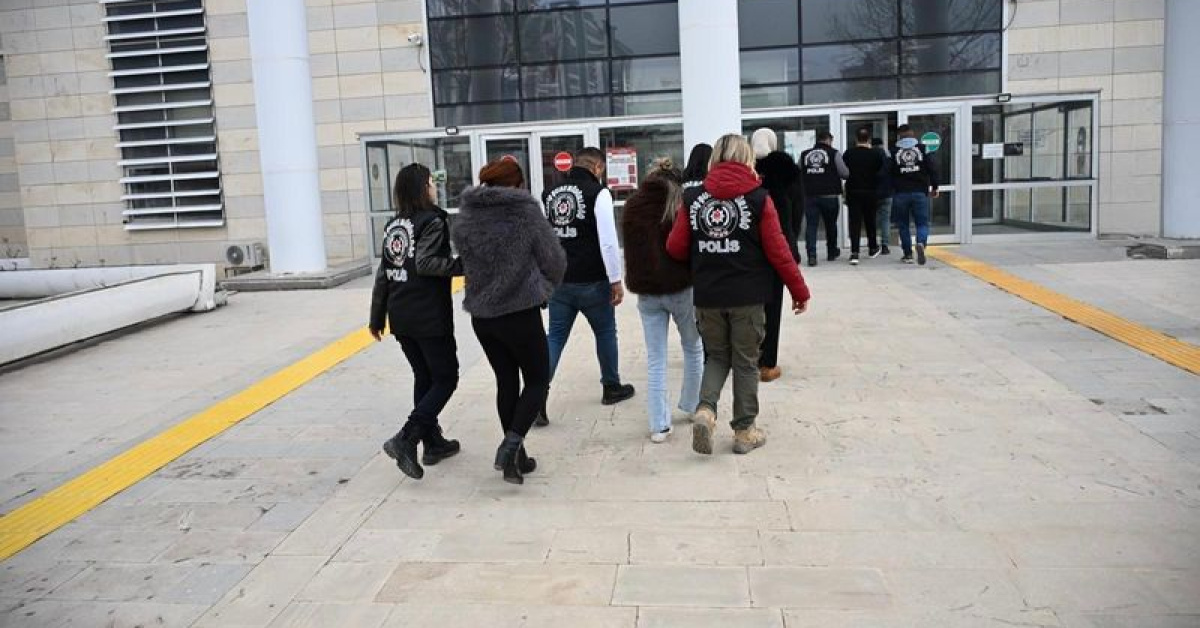 İstanbul'da Fuhuş Operasyonu: 14 Shawpiyle Gözaltı