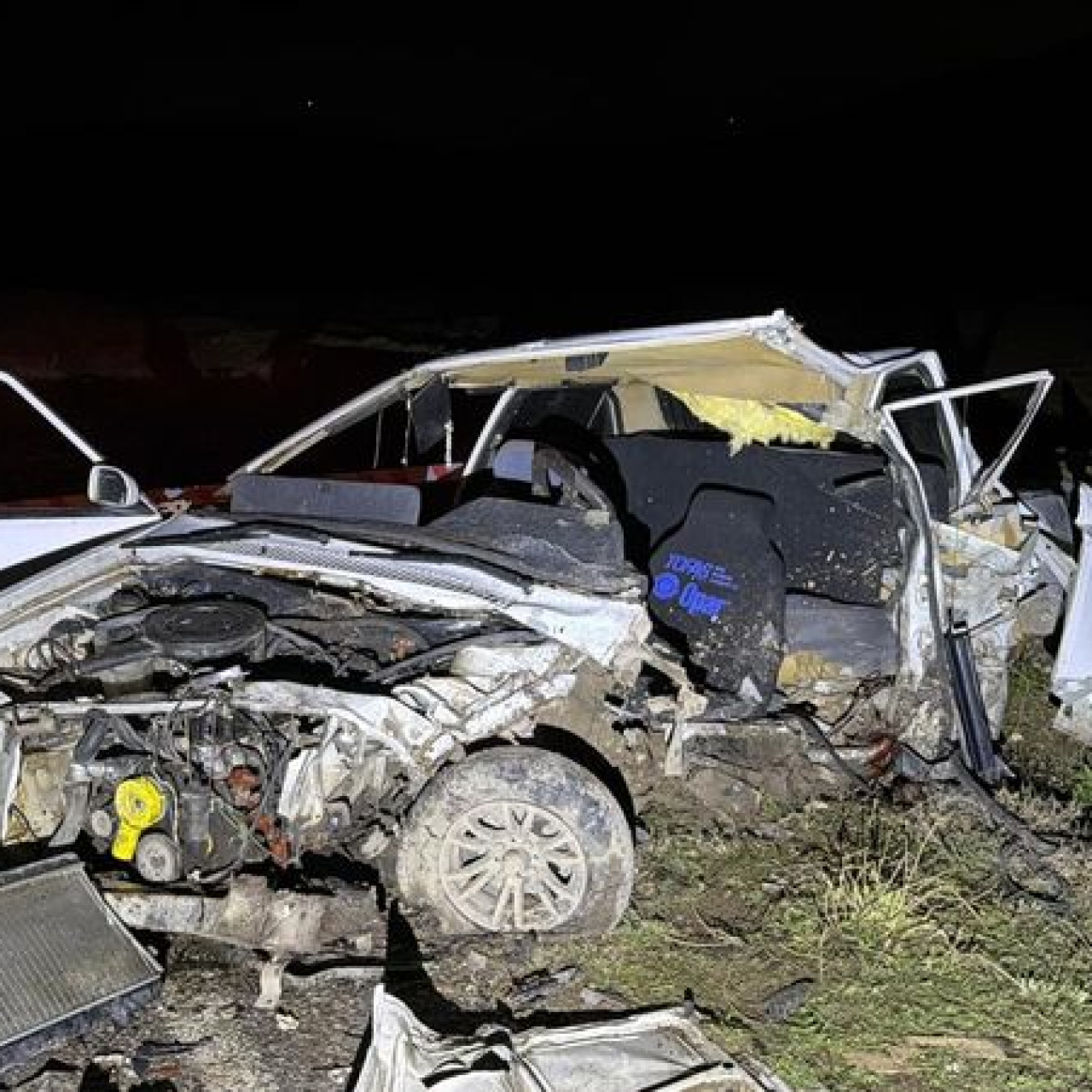 İki otomobil çarpıştı: 1 ölü 