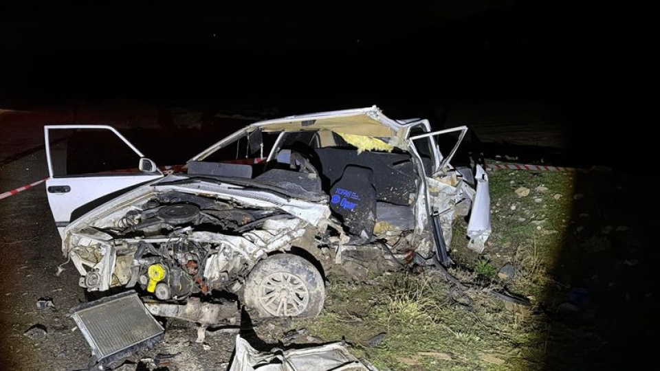 İki otomobil çarpıştı: 1 ölü