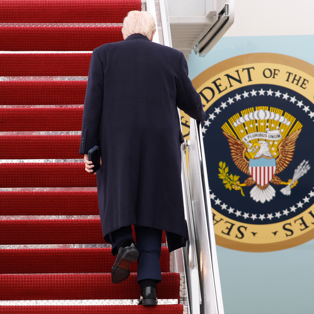 Anket: ABD'nin yüzde 62'si Trump'tan memnun değil