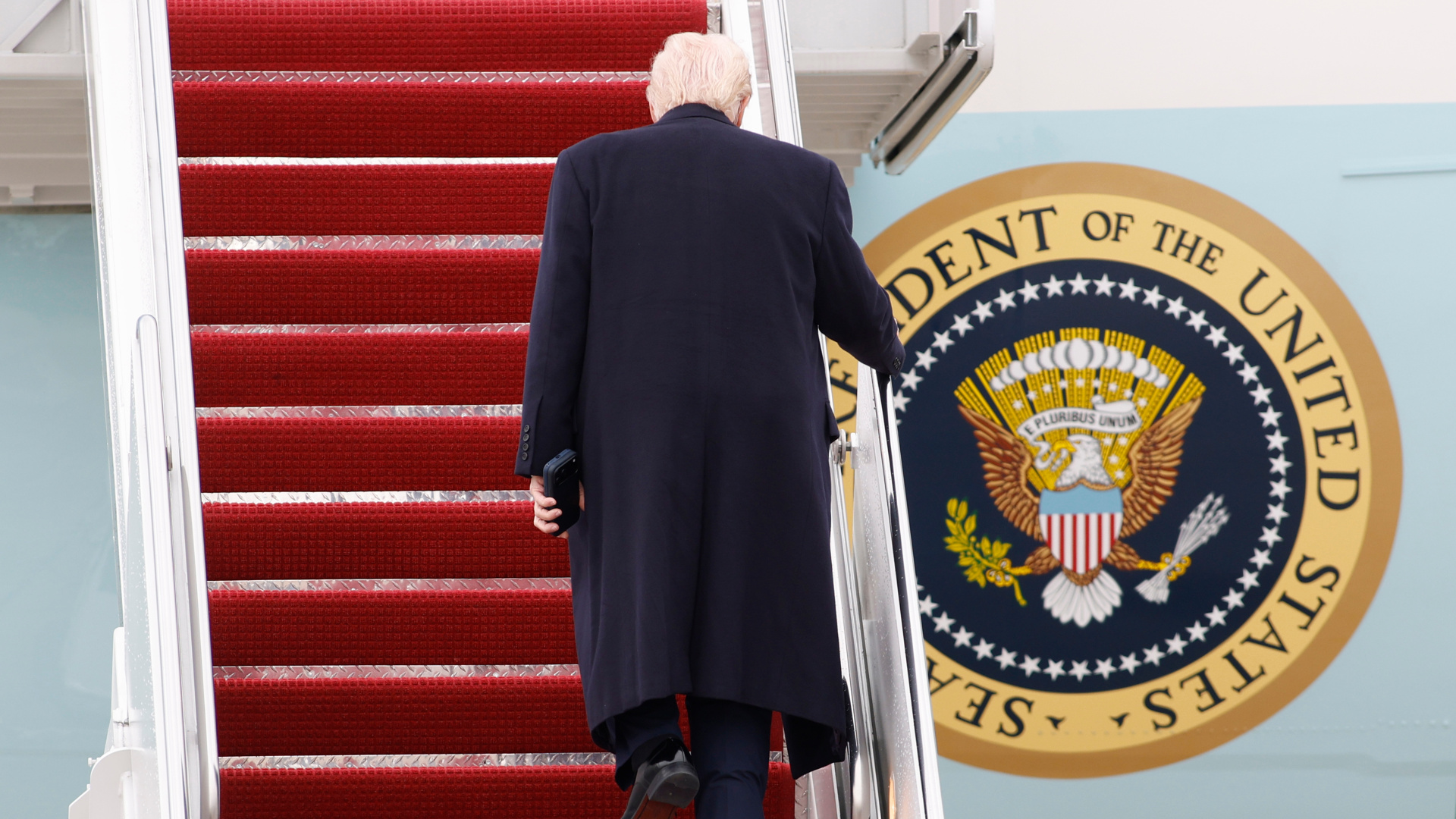 ABD Anketi: Vatandaşların Çoğu Trump'ın Performansından Memnun Değil
