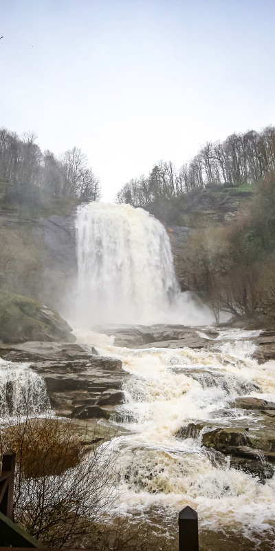 Fay kırığıyla oluştu, bahar yağışlarıyla coştu