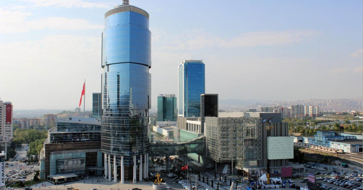 AVM'de 18 yaş altına yasak neden? Güvenlik tedbirleri açıklanıyor