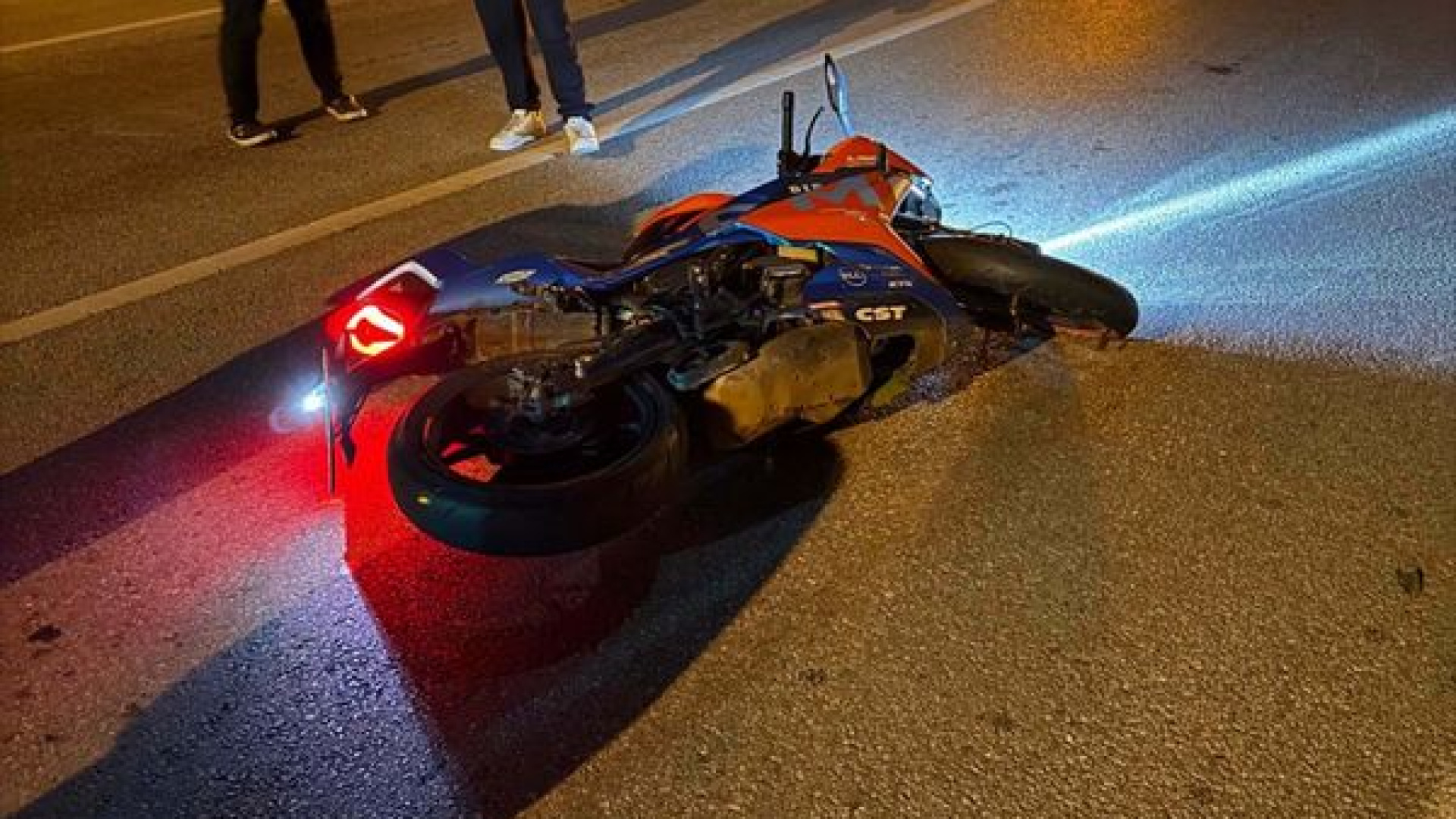 Devrilen motosikletin sürücüsü yaşamını yitirdi