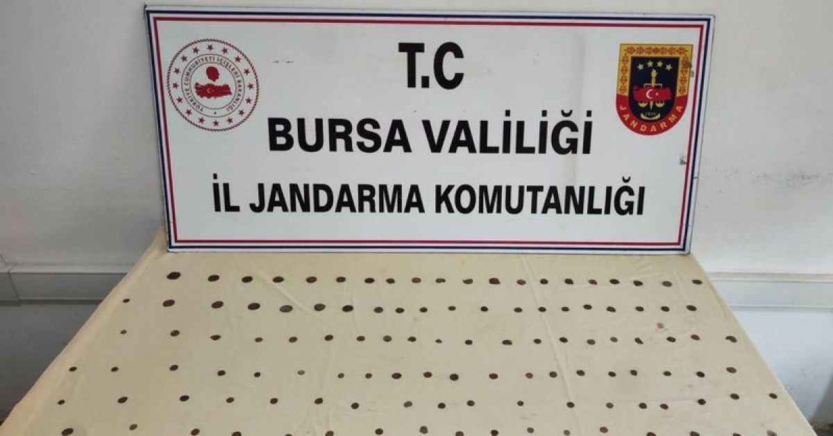 Bursa'da Tarihi Eser Operasyonunda 137 Sikke Ele Geçirildi