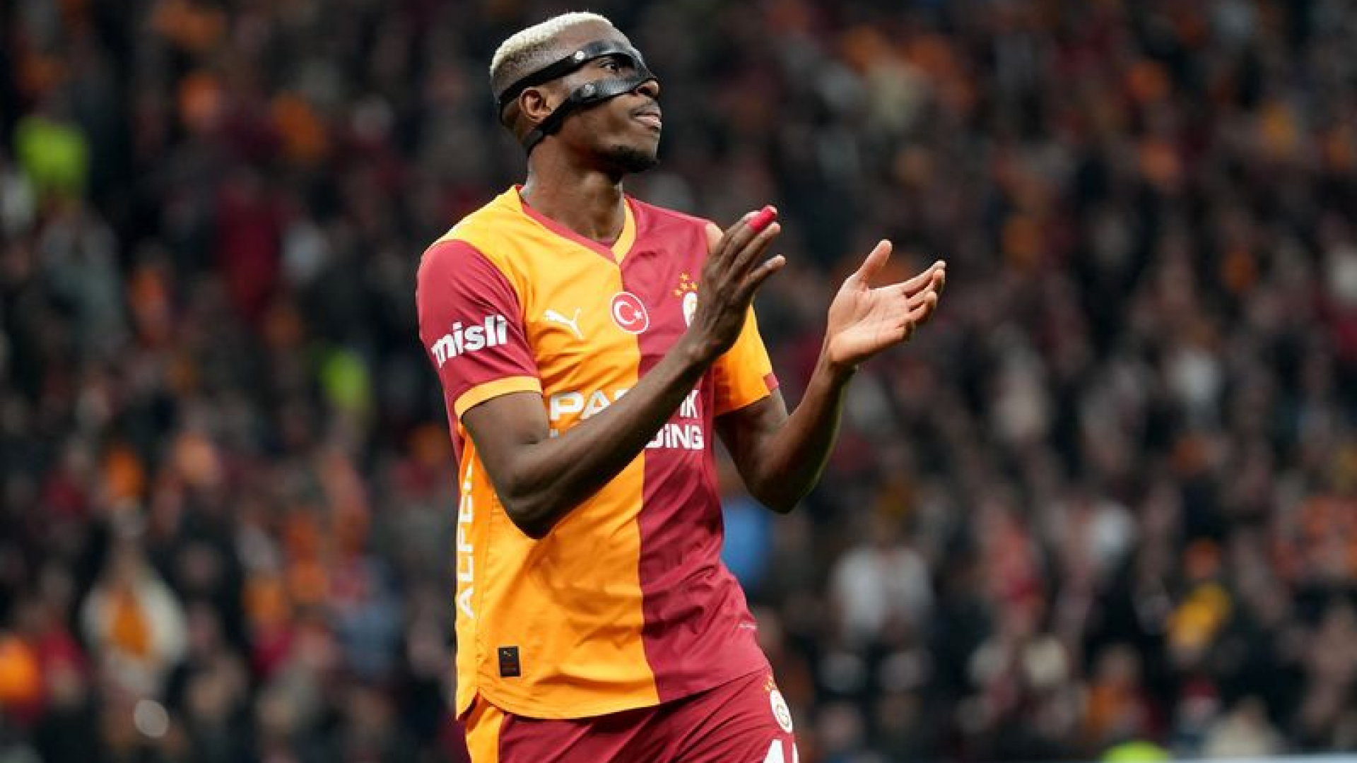 Galatasaray'da Osimhen Salon Çalışmalarına Başladı, Trabzonspor Maçı Hazırlıkları Sürüyor