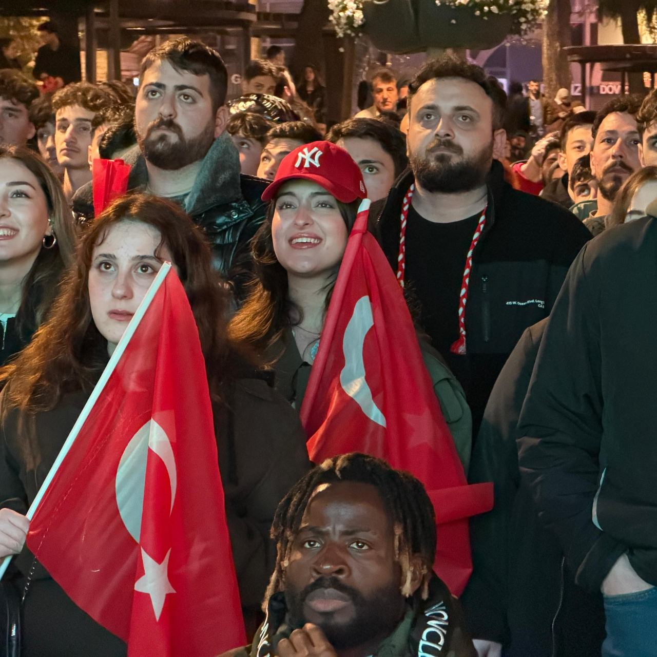 Türkiye'de Dünya Kupası coşkusu: İnsanlar sokaklara döküldü!