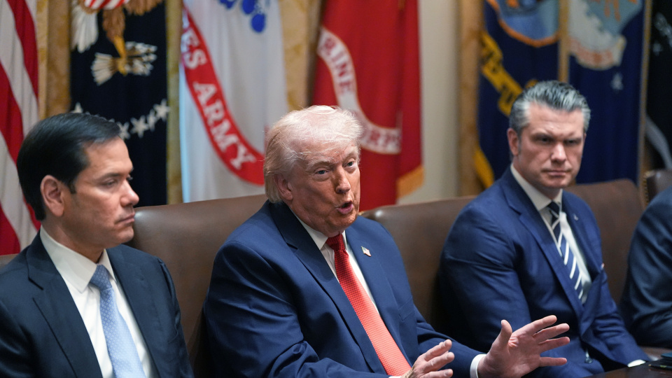 Anketlerde destek azalırken Trump'tan tersi paylaşım