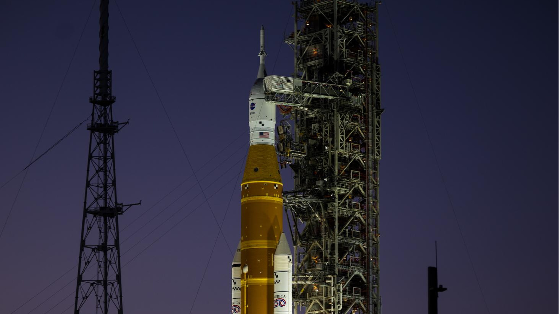 NASA'nın Ay'a dönüş görevi Artemis II ile Ay'ın daha önce görülmemiş kısımları incelenecek | Dış Haberler