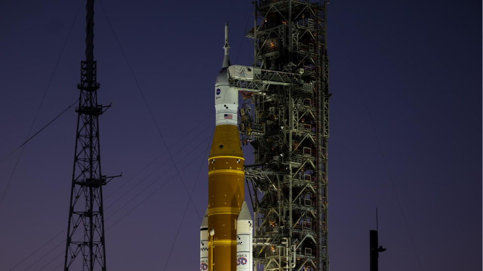 NASA AY'a insanlı uzay aracı gönderiyor