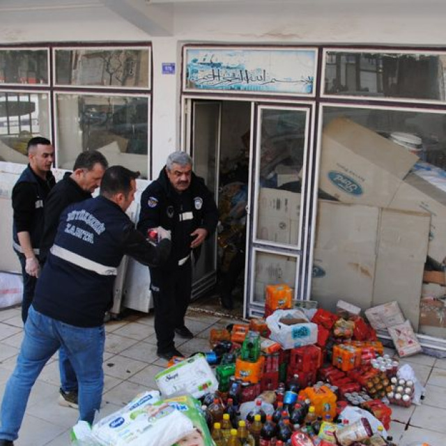 Şanlıurfa'da tarihi geçmiş gıdalar ele geçirildi