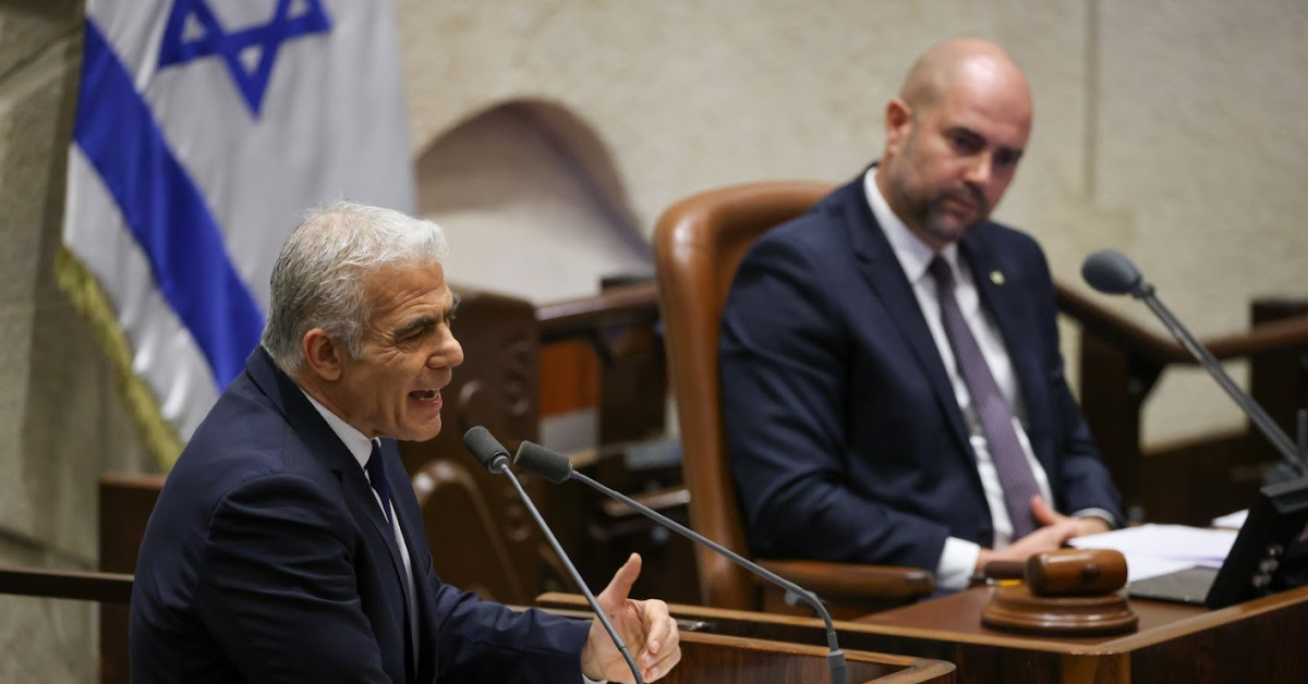 Lapid: Netanyahu İsrail'iiçeriden parçalıyor
