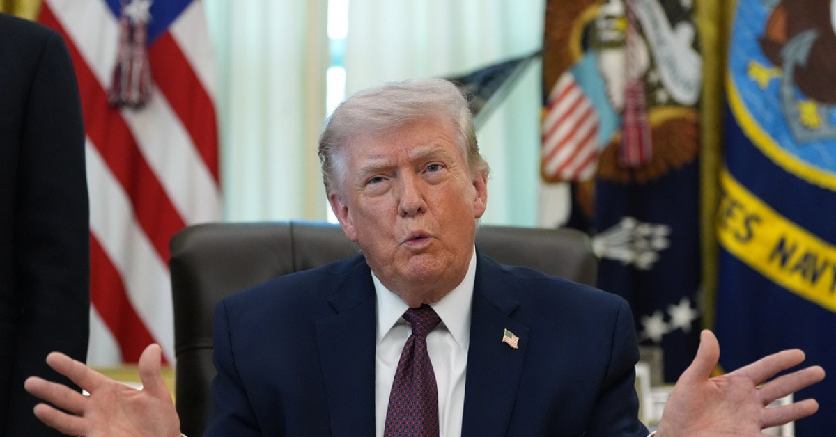 Trump NATO'dan çekilmeyi düşünüyor