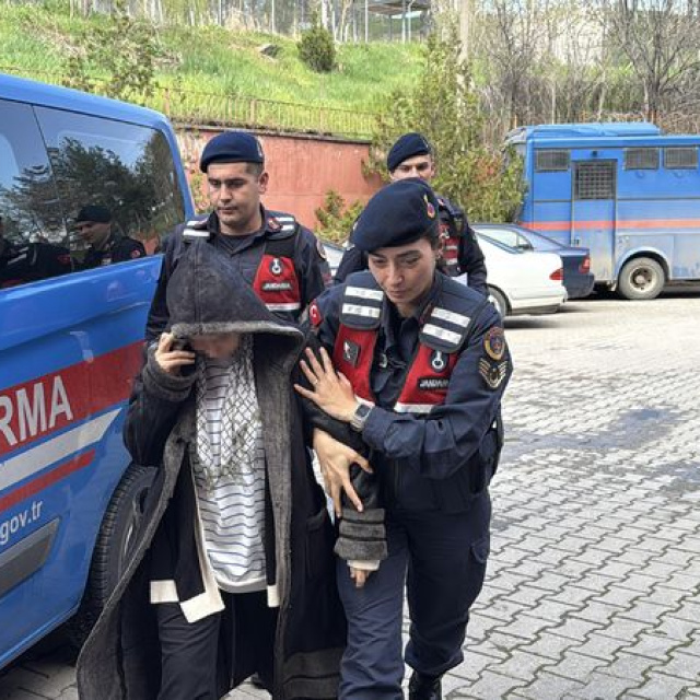 Tartıştığı kocasını tüfekle vurdu!