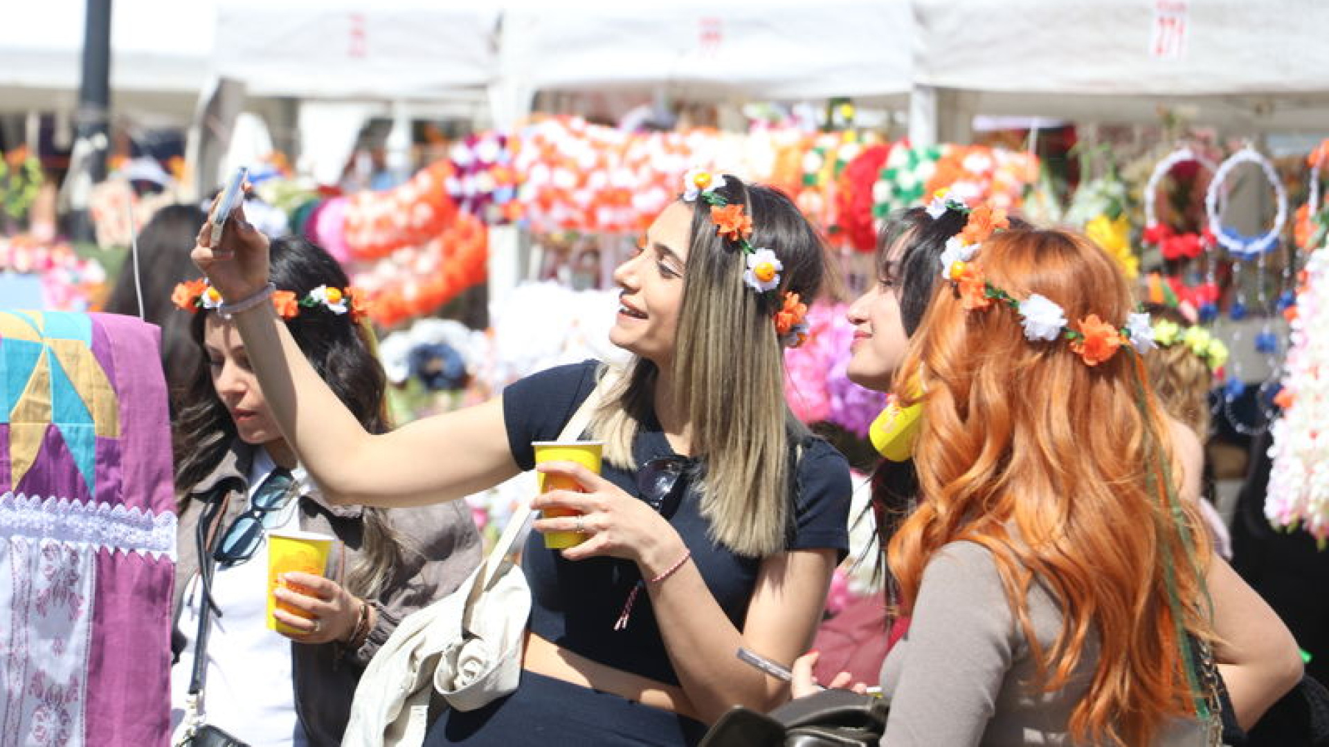 Adana'da 14. Uluslararası Portakal Çiçeği Karnavalı başladı