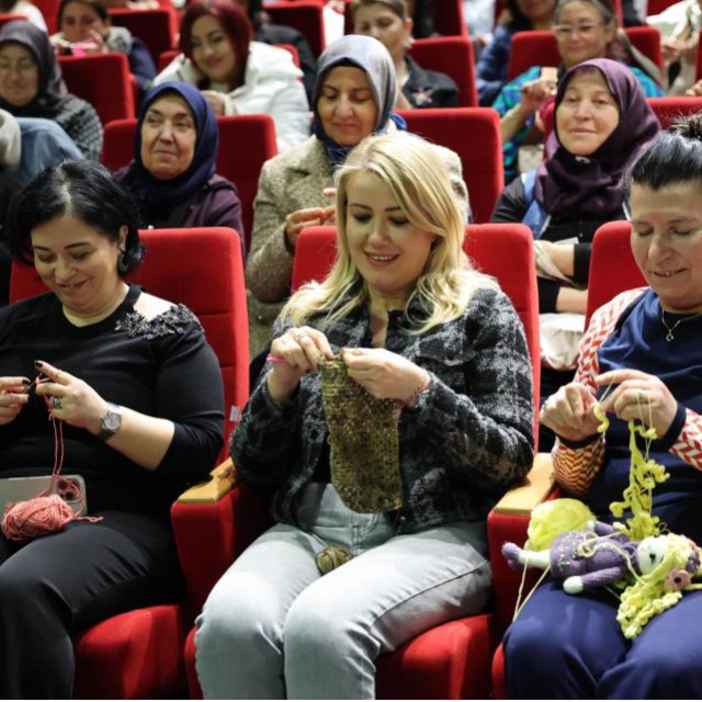 Merkezefendi'den 800 kadına destek