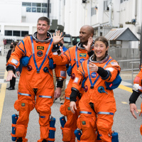 NASA, 50 yıl sonra Ay'a insanlı uçuş yapacak